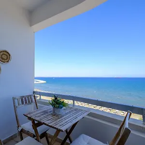 Lazuli Sea View Beachfront- Ap 61 לרנקה